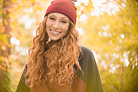 头像,微笑,女人,毛线帽,秋天,树