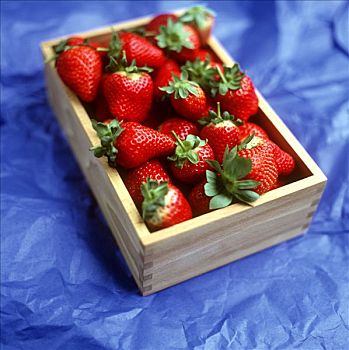 草莓,木盒,蓝色背景,背景