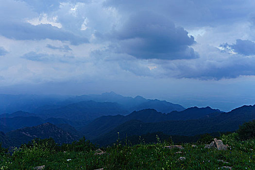 海坨山露营之日落晚霞