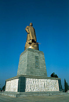 广西钦州市孙中山铜像