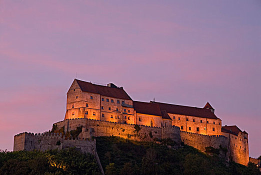 泛光灯照明,城堡,晚上,上巴伐利亚,德国,欧洲