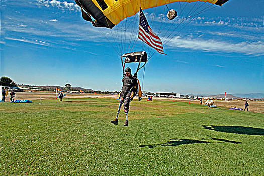 伤残,跳伞运动员,降落,两个,人造部位,腿,山谷,加利福尼亚,美国