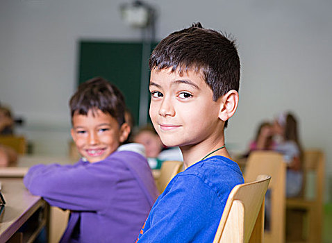 小学,孩子,移民,背景,坐,班级,莱恩特,科夫斯坦,地区,提洛尔,奥地利,欧洲