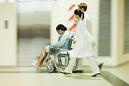 医务人员,推,男人,轮椅,动感