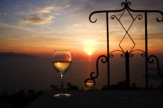 阿尔巴尼亚,葡萄酒杯,日落