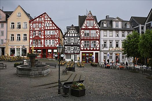 半木结构房屋,市场,方形,莱茵兰普法尔茨州,德国,欧洲