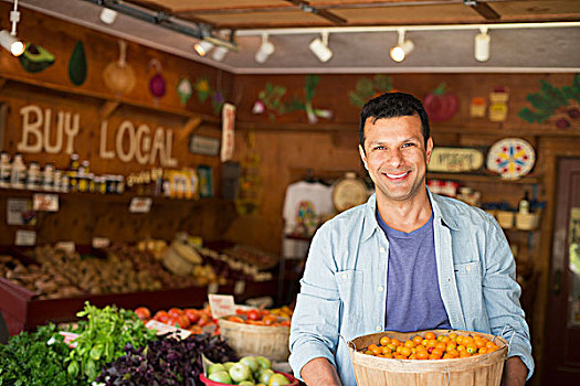 农场,销售,有机,蔬菜,水果,一个,男人,拿着,碗,篮子,新鲜,西红柿
