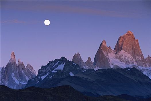 月亮,上方,山脉,日出,菲茨罗伊,洛斯格拉希亚雷斯国家公园,阿根廷