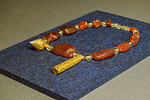 契丹文物展琥珀水晶金项链
