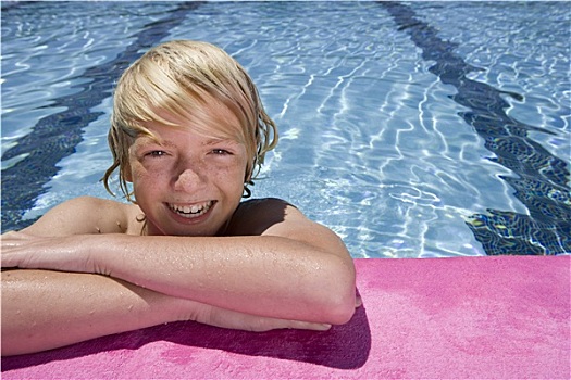 男孩,微笑,游泳池