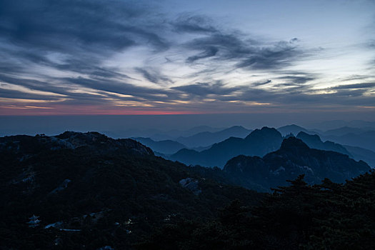 安徽黄山风景区日落风光