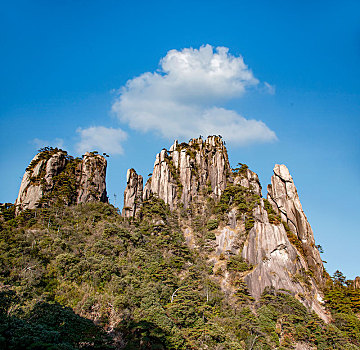 江西上饶三清山阳光海岸片区群山