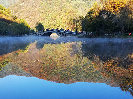 湖光山色