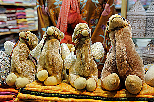 阿曼苏丹国,马斯喀特,露天市场,毛绒玩具,单峰骆驼