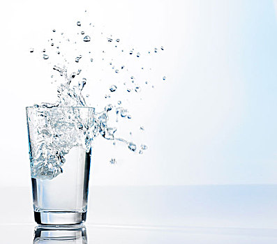 水,玻璃杯,玻璃器皿