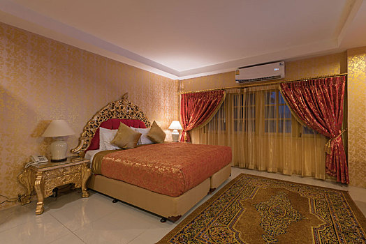 泰国皇室风格酒店卧室样板房