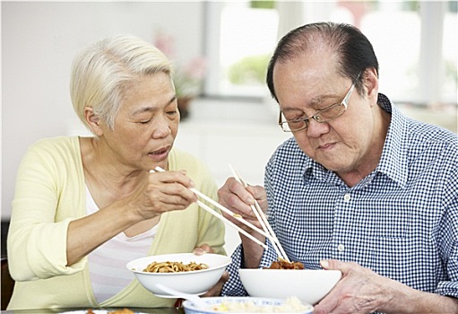 老人,中国人,坐,夫妇,在家,吃,食物