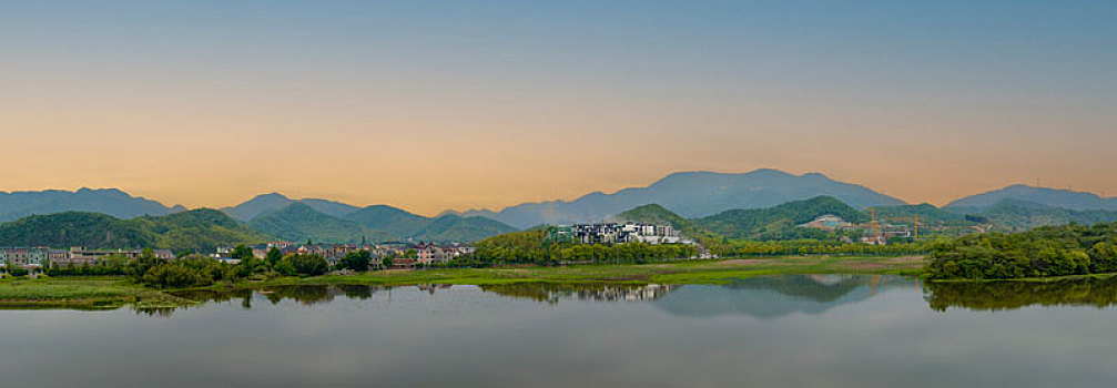 杭州萧山区戴村仙女湖航拍晨曦