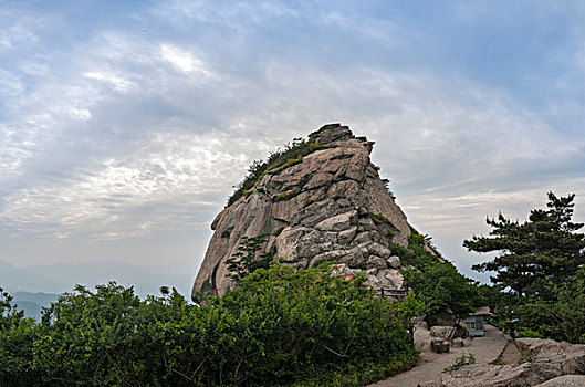 鸡公山报晓峰