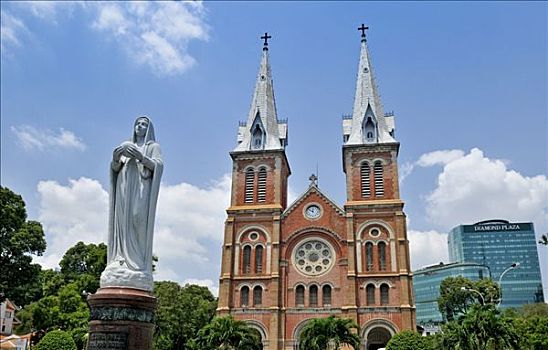 天主教,大教堂,圣母大教堂,背影,广场,购物中心,西贡,胡志明市,越南,东南亚