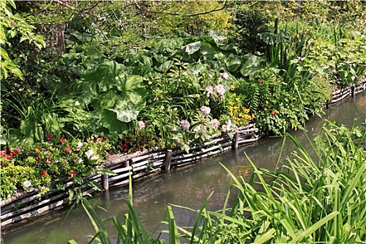 河,花园