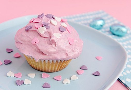 一个,粉色,杯形蛋糕,淡色调,糖,蓝色背景,盘子,正面,粉色背景