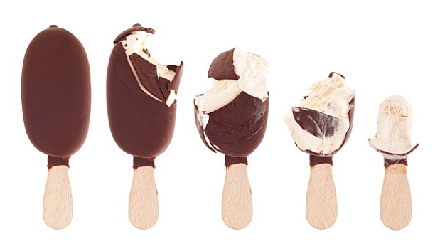 巧克力冰淇淋,吃剩下,向上