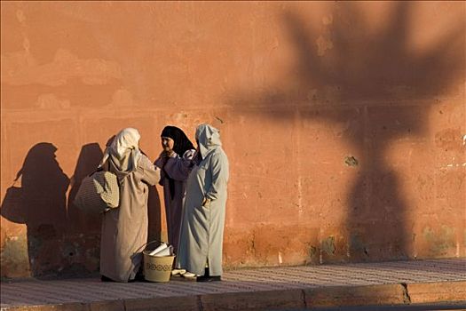摩洛哥,玛拉喀什,三个女人,正面