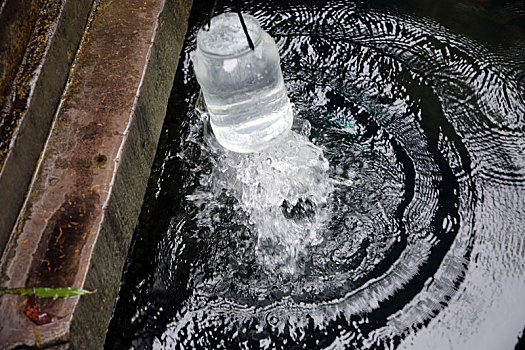 泉城济南多日降雨,助力黑虎泉群激情喷涌