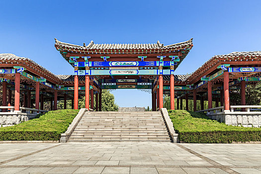 中国山东省济南市章丘百脉泉公园的复古建筑