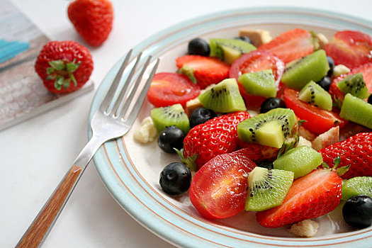 草莓水果沙拉