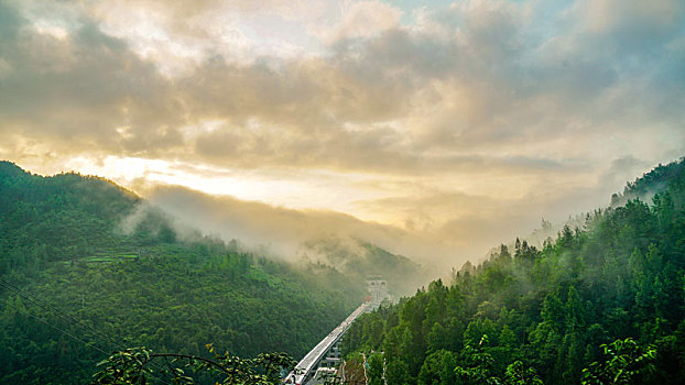 重庆酉阳,云蒸霞蔚美乡村