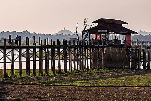 乌本桥,陶塔曼湖,塔,后面,阿马拉布拉,分开,曼德勒,缅甸,亚洲