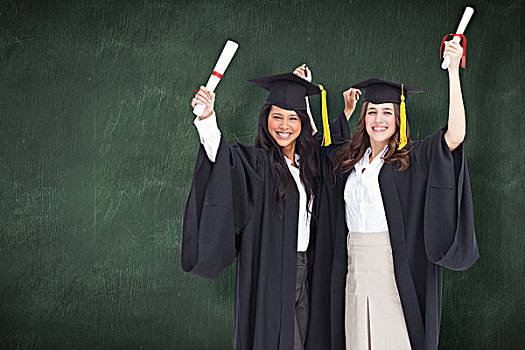 合成效果,图像,两个女人,庆贺,毕业,绿色,黑板