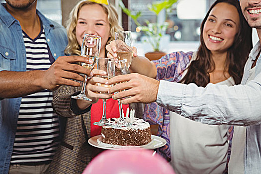 商务人士,祝酒,上方,生日蛋糕,庆贺,办公室