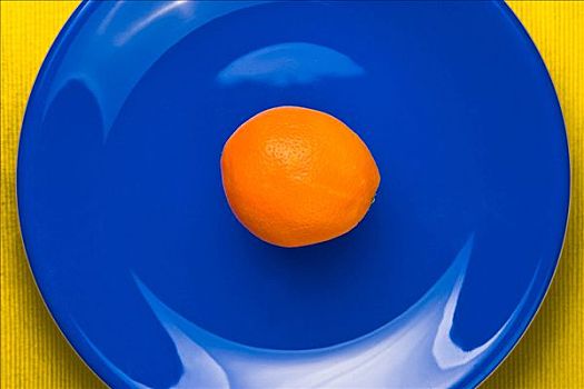 橙色,蓝色背景,盘子