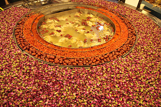 新疆喀什,特色美食,玫瑰花鸽子汤