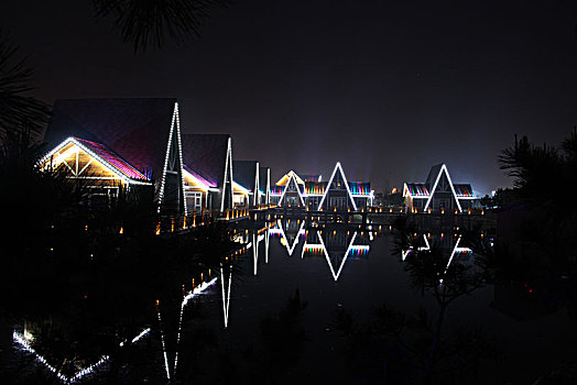 度假村夜景,海边木屋