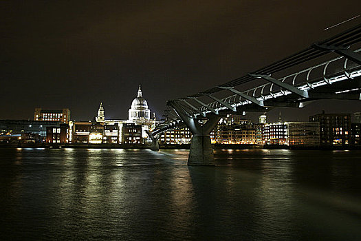 英格兰,伦敦,伦敦南岸,圣保罗大教堂,千禧桥,夜晚
