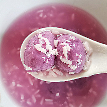 紫薯酒酿汤圆