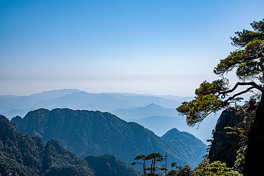 江西上饶三清山西海岸群山