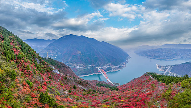 重庆三峡云峰观红叶季