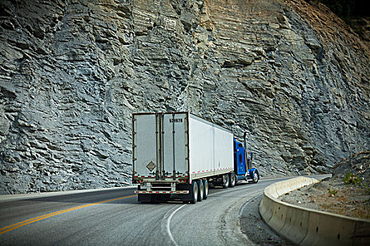 运输,卡车,驾驶,公路,旁侧,山,岩石,不列颠哥伦比亚省,加拿大