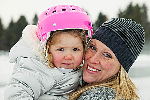 母女,户外,滑冰场,艾伯塔省,加拿大