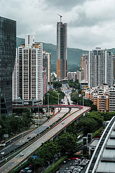 道路尽头便是香港
