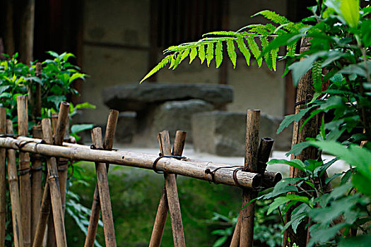 仿杜甫茅屋的川西民居