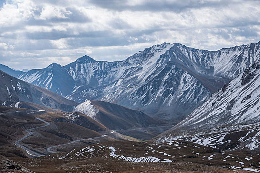 中国公路建设史上的丰碑-----g217国道独库公路独山子段雪山