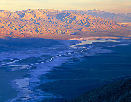 死亡谷国家公园,加利福尼亚,美国,风景,黎明,水,水道,盐,溪流,干盐湖,湿,春天,远景