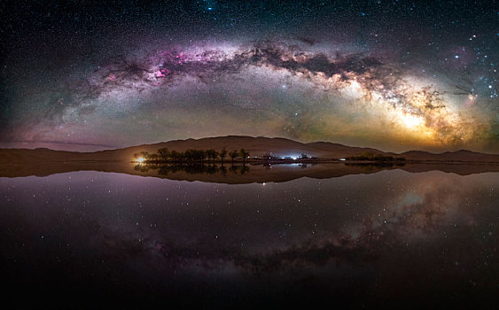 内蒙古巴丹吉林沙漠星空银河