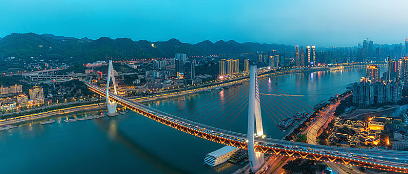 重庆东水门大桥夜景风光